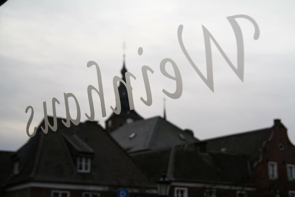 Gast-Und Weinhaus Zwiebelturm Керкен Экстерьер фото